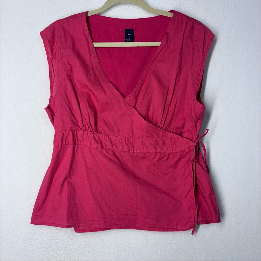 Gap Wrap Around Top Pinkish Red Size L Cap Sleeve